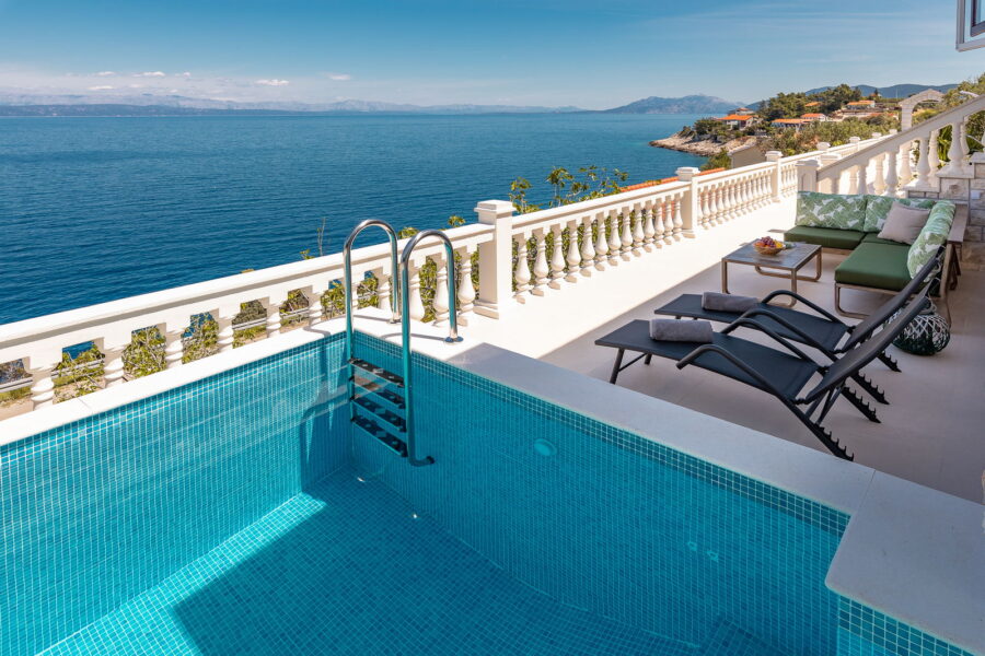 house-linda-renata-terrace2-pool-05-2023-pic-01